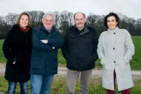 Les représentants de Solidarité Paysans Bretagne à Quessoy (22) : Claire Scrignac (salariée), Fernand Cabaret (administrateur), Raymond Robic (co-président) et Elisabeth Chambry (directrice).