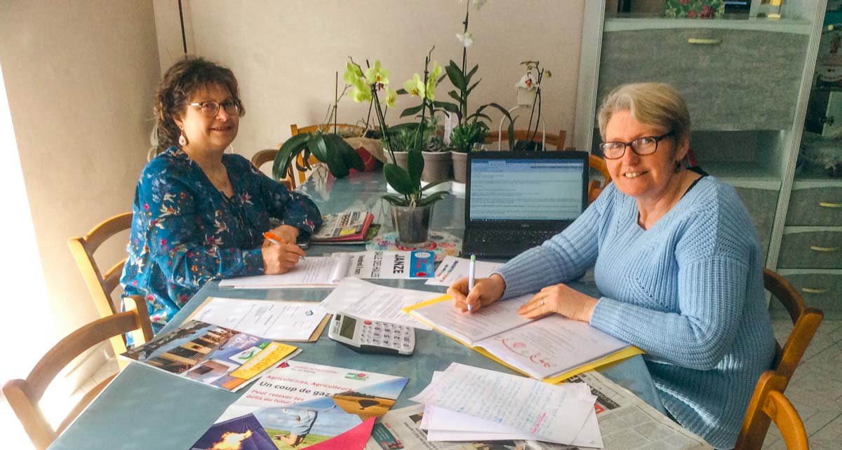 Évelyne Malœuvre (à gauche) et Maryline Brûlé (à droite). - Illustration « Prendre des responsabilités dans et hors de l’exploitation »