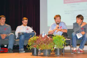 Les intervenants lors de l’assemblée générales des Jeunes Agriculteurs, le 12 mars, à l’Hermitage.