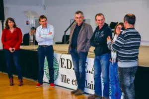 Les agriculteurs interviewés dans le film « La terre et le temps » de la réalisatrice Mathilde Mignon, qui évoque le grignotage des terres, agricoles par l'expansion de la ville de Rennes, ont témoigné à l'assemblée générale de la FDSEA.