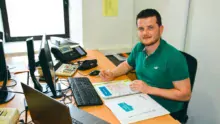 Florian Clolus est comptable à l’antenne de Plouaret (22) au Cerfrance Côtes d’Armor depuis l’obtention de sa licence professionnelle en 2014.