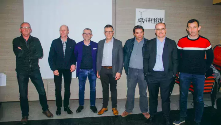 Les administrateurs territoriaux de Sodiaal entouraient le président, Damien Lacombe, et le directeur général de Sodiaal Nutrition, Olivier Pierredon, lors de la présentation de la stratégie de la coopérative suite à l'acquisition des activités de séchage de l'usine de Carhaix.