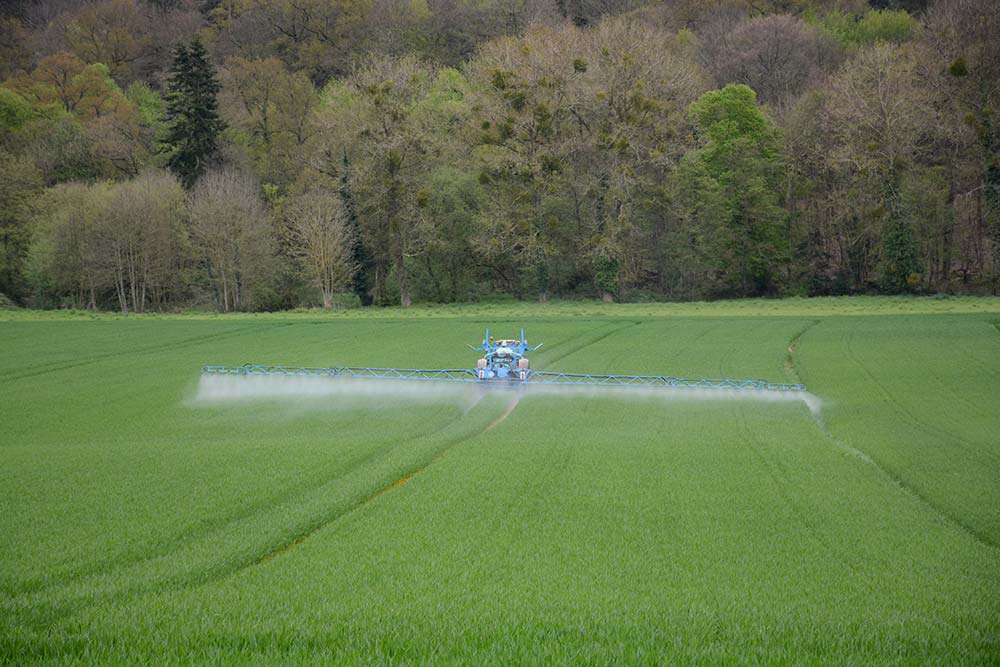 8577.hr - Illustration Les règles pour l’épandage des produits phytosanitaires