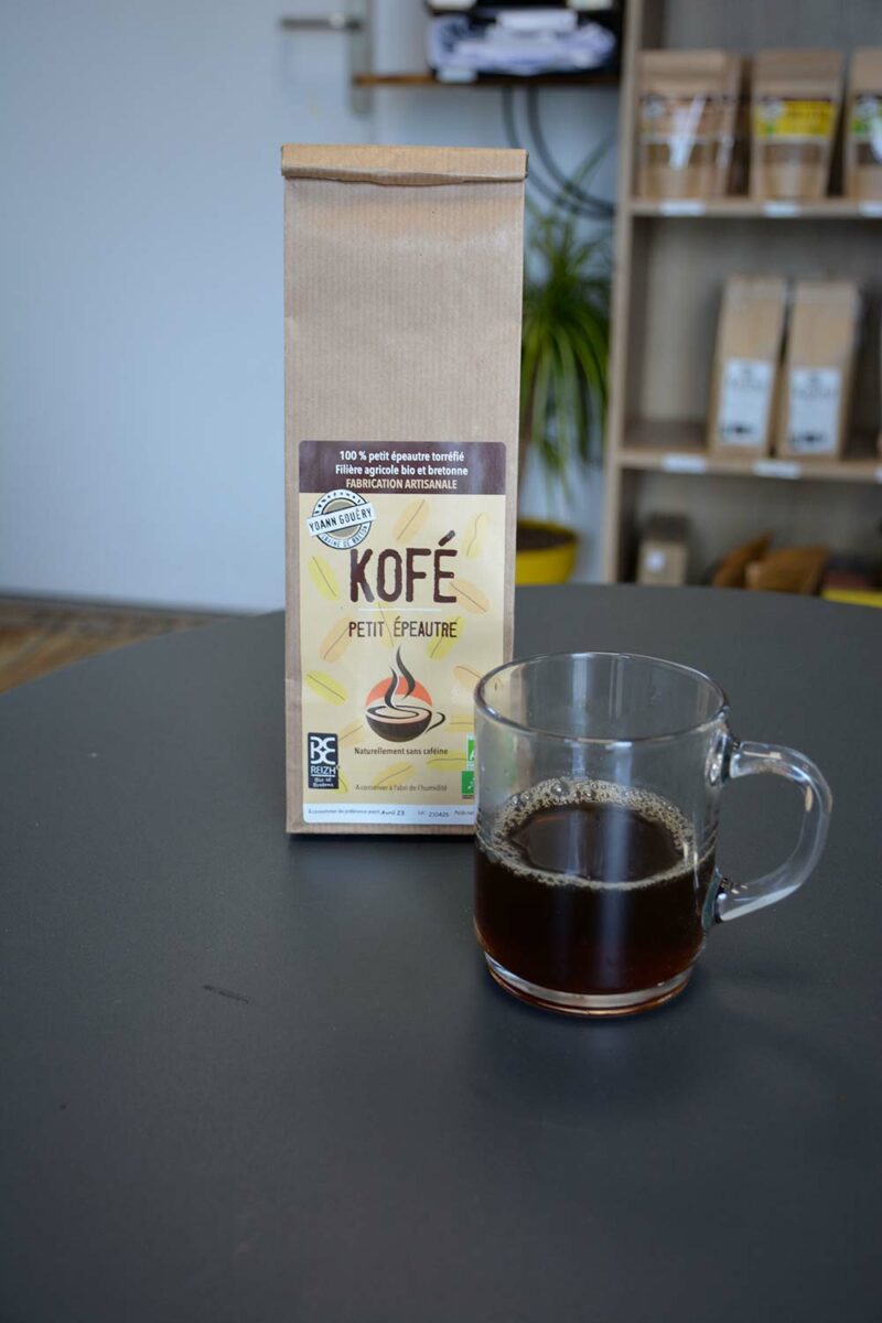 et le Kofé des alternatives au café Journal Paysan Breton