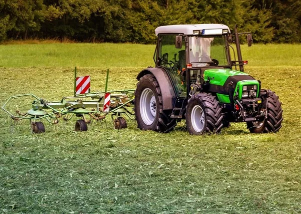 ereferer article sponso - Illustration Quelles sont les pannes les plus récurrentes des tracteurs agricoles ?