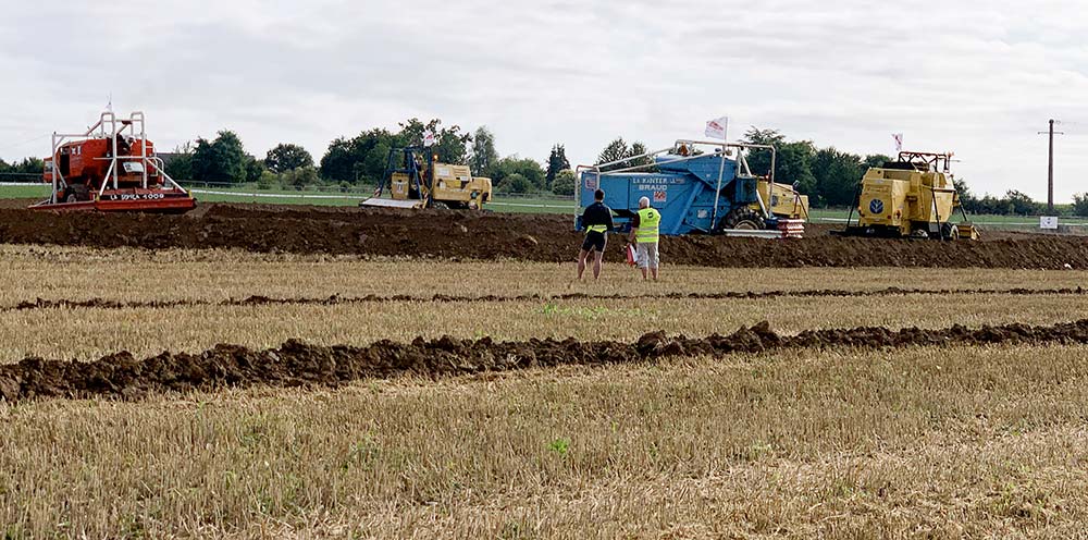 9453.hr - Illustration Défi relevé avec succès pour les Jeunes Agriculteurs 35