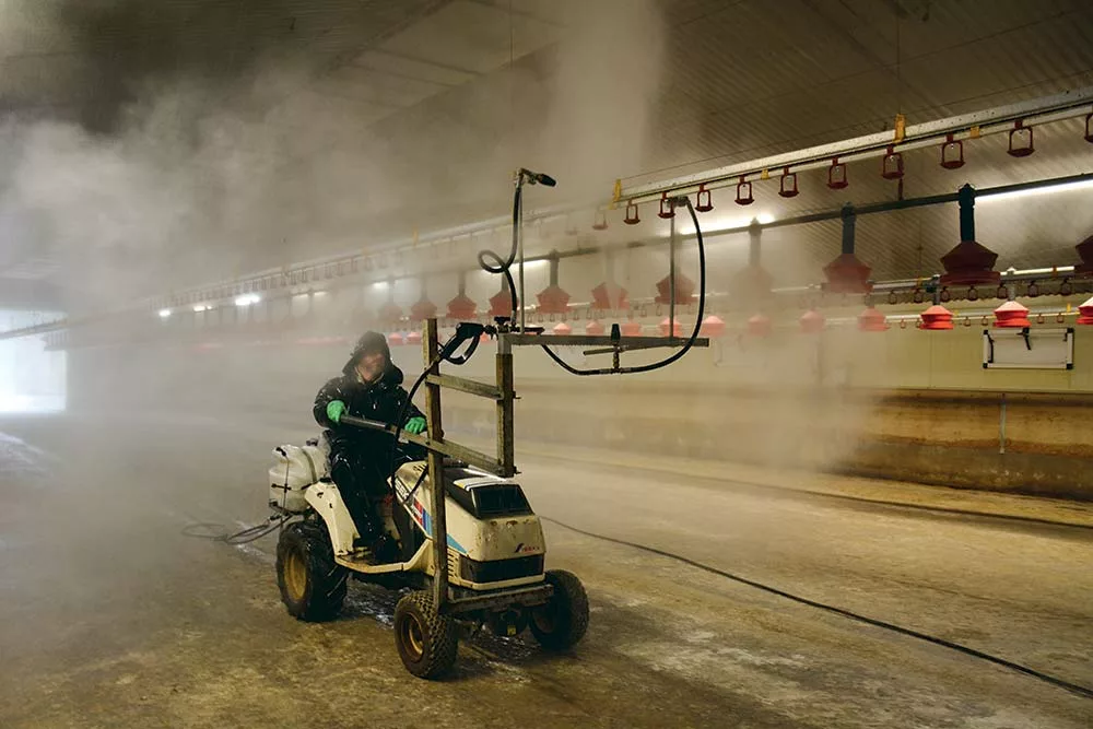 9360.hr - Illustration Le tracteur ne tond plus, il lave