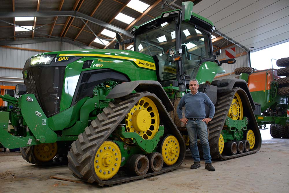 Tracteur à quatre chenilles 8RX 340, 253,5 kW (340 HP), Tracteurs pour  culture en lignes