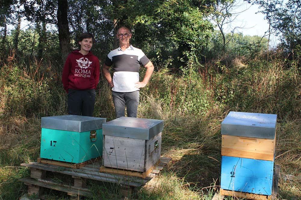 10725.hr - Illustration Apiculteurs et agriculteur, éleveurs ensemble !