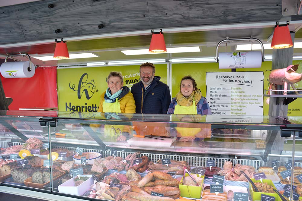 11786.hr - Illustration Faire du porc la vedette des marchés du bord de mer