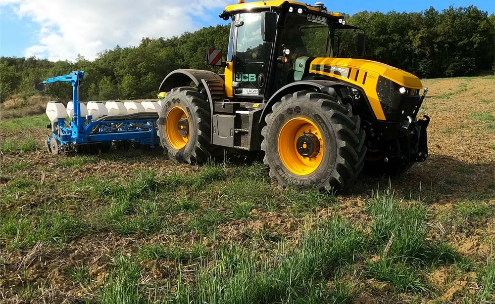 guidag rtk devers - Illustration Une solution de guidage GPS dans les parcelles en dévers