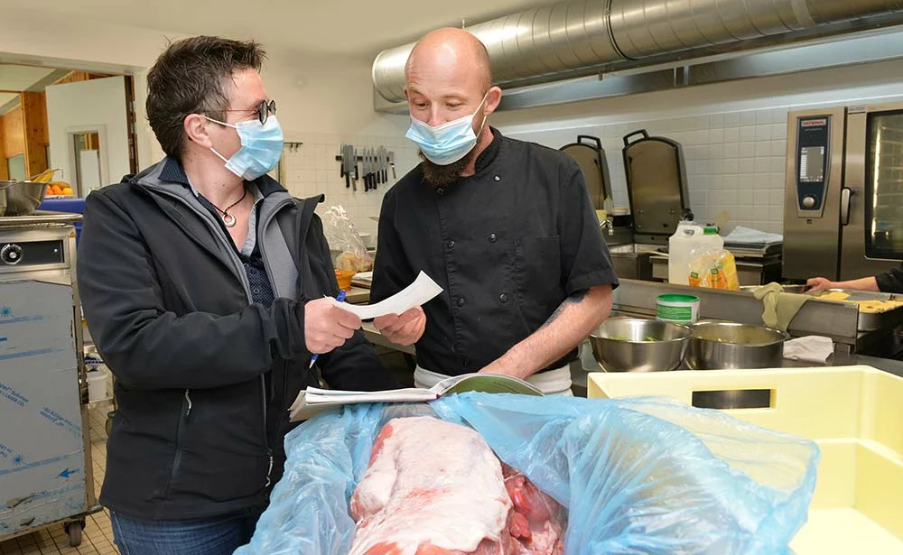 12240.hr - Illustration À 45 ans, Nathalie redonne vie à la ferme familiale  