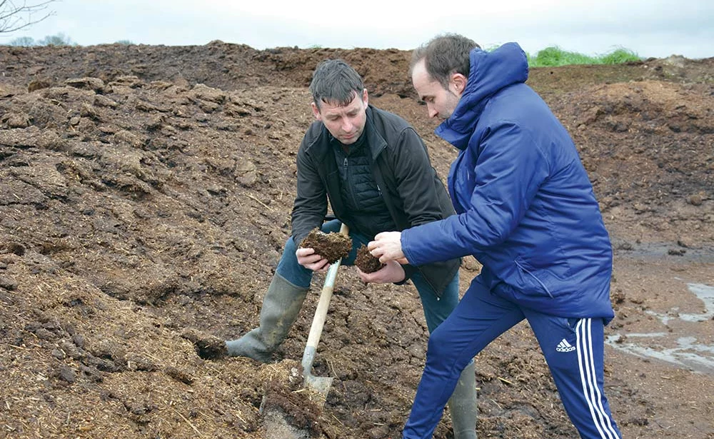 12246.hr - Illustration Le compost possède les valeurs d’un engrais complet