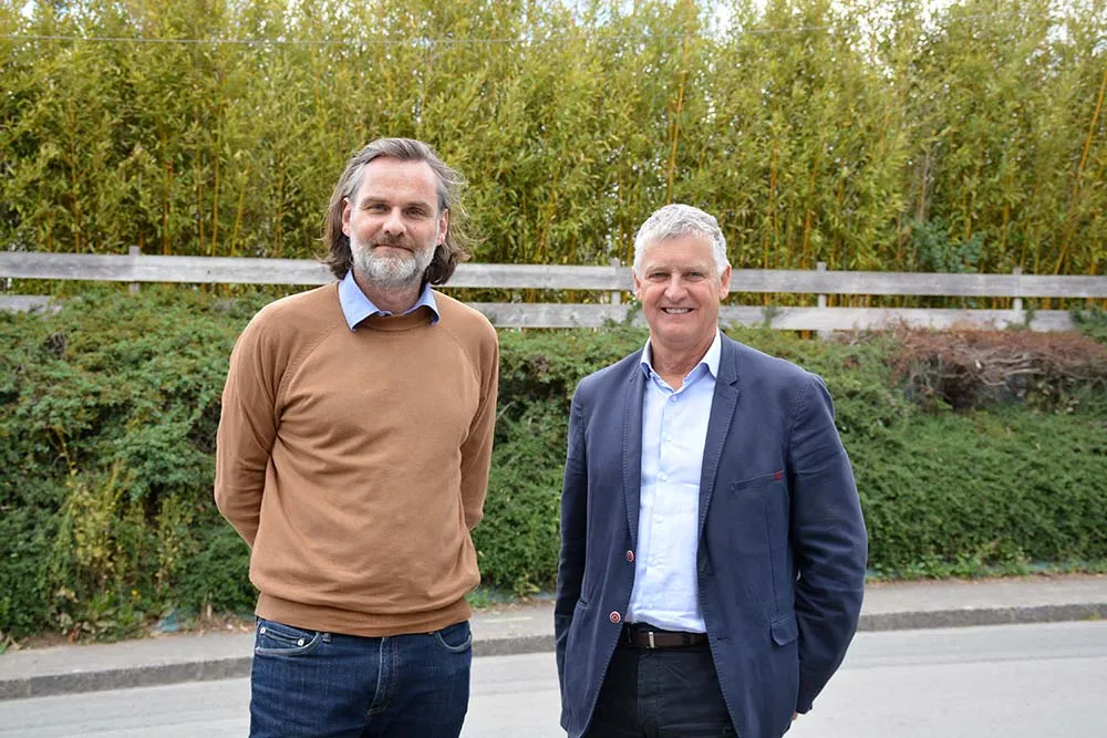 12437.hr - Illustration Eilyps et Saperfel fusionnent