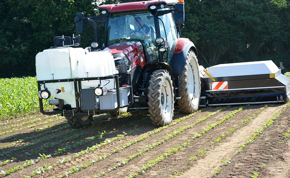 12526.hr - Illustration Un désherbage ultra-localisé sur légumes