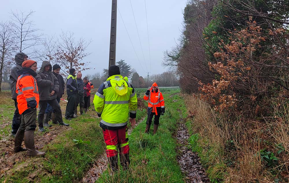  - Illustration Des agriculteurs formés à la gestion pérenne du bocage
