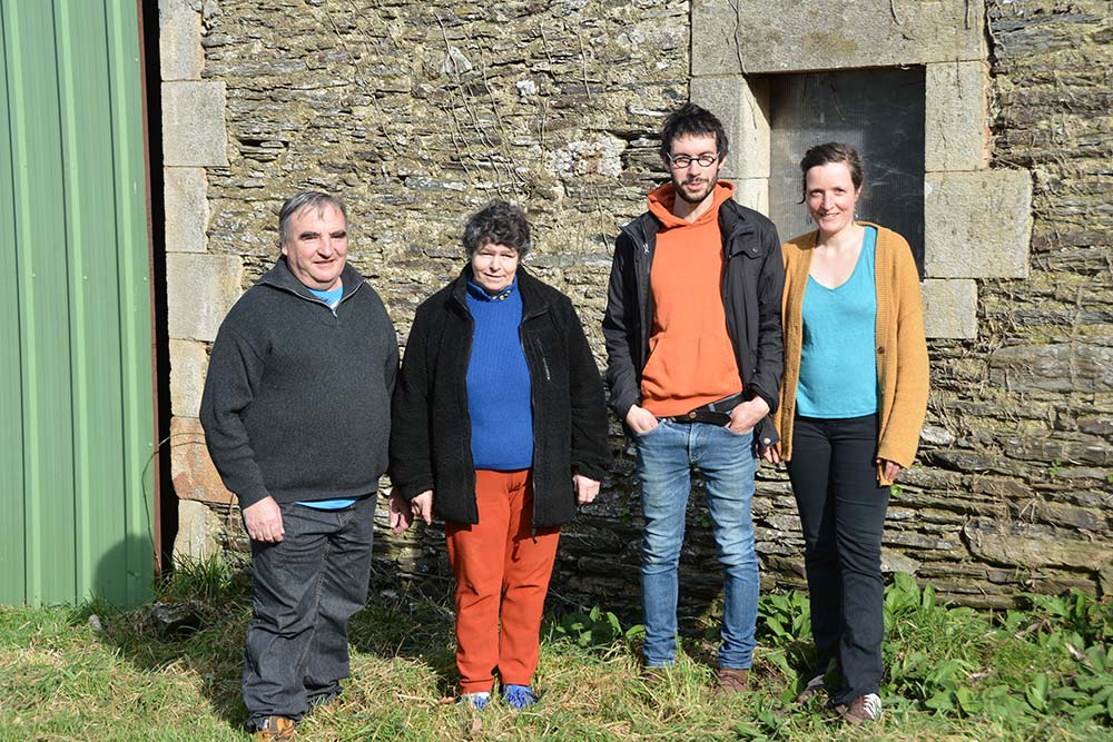 14823.hr - Illustration La production laitière reste à Laz