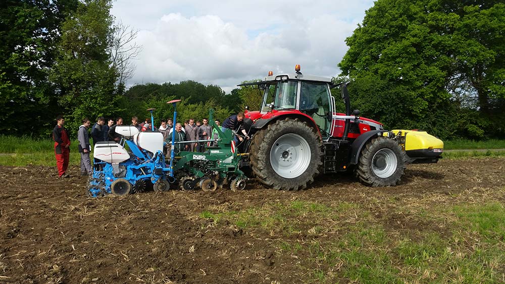 16081.hr - Illustration Le strip-till expérimenté au lycée Les Vergers