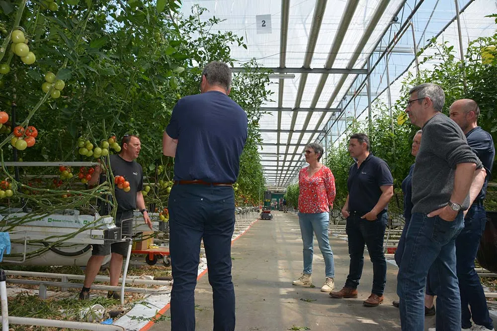 16263.hr - Illustration Échanger et présenter son outil de travail