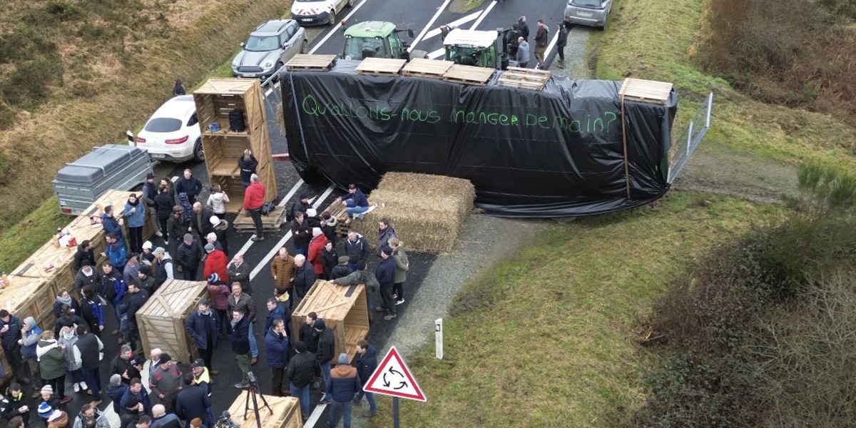 rassemblement d agriculteurs au roc tredudon - Illustration Un rassemblement d’agriculteurs au Roc Trédudon