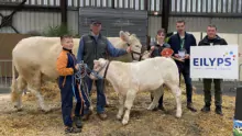 popie avec les éleveurs sur le podium