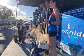 Des coureurs de la Corrida de Langueux sur le podium