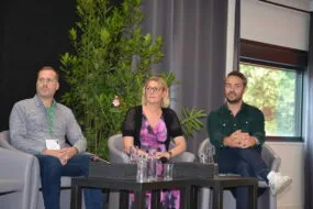 Table ronde congrès FNP 2024 : Philippe Trémel, propriétaire Super U Pont Croix ; Carole Joliff, présidente CRP Bretagne ; Florian Breton, fondateur de Miimosa