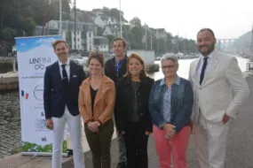 Tim Muller et Xavier Denis aux côté d'élus