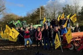 Une mobilisation de sympathisants de la Confédération Paysanne en Bretagne