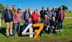 Photo de classe après 47 ans
