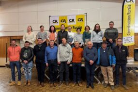 Un groupe d'agriculteurs du syndicat de la Coordination rurale des Côtes d'Armor