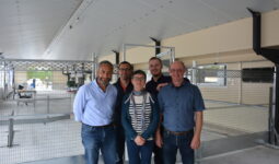 Eleveurs et technicien