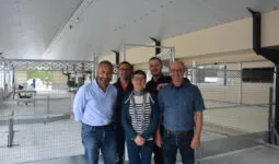 Eleveurs et technicien