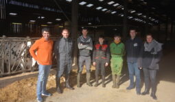 Une partie de l’équipe Rés’Agri, chez David Pouliquen.