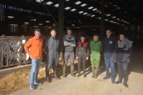 Une partie de l’équipe Rés’Agri, chez David Pouliquen.
