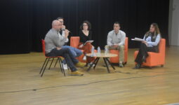 De gauche à droite : Gilles Burel, Armand Tanné, Louise Maurice, Hugo Lucas et Krystell Trebaol