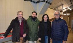 De g. à dr. : Marc-Henry et Jean-Marc Philippe, dirigeants de CDPO ; Évelyne et Didier Carfantan, éleveurs.