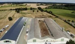Vue aérienne de poulaillers