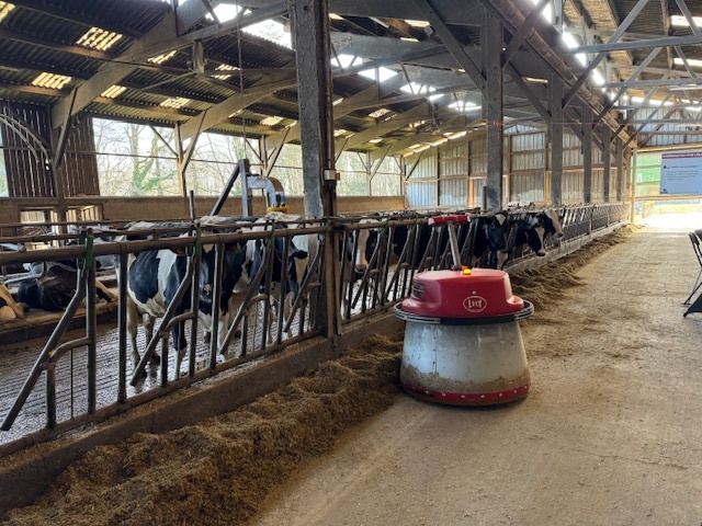 L'automate repousse-ration en pleine action.