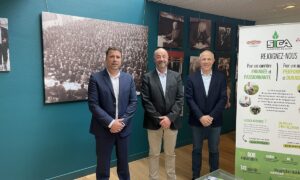 De gauche à droite : Thomas Quillévéré, secrétaire, Marc Kéranguéven, président et Olivier Sinquin, directeur.