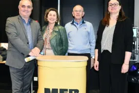 Les responsables d'Ille-et-Vilaine et de Bretagne derrière un pupitre
