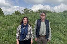 Les responsables professionnels devant de l'herbe