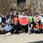 Les participants posent pour une photo souvenir