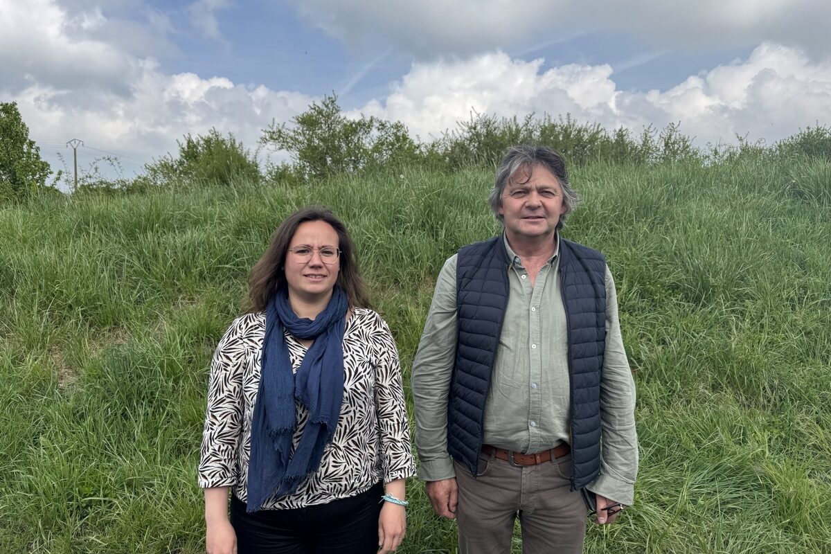 Les responsables professionnels devant de l'herbe - Illustration Biolait va agir sur ses coûts logistiques