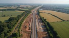 Vue aérienne d'une construction de route