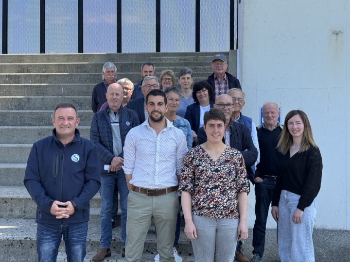 Un groupe de personnes.