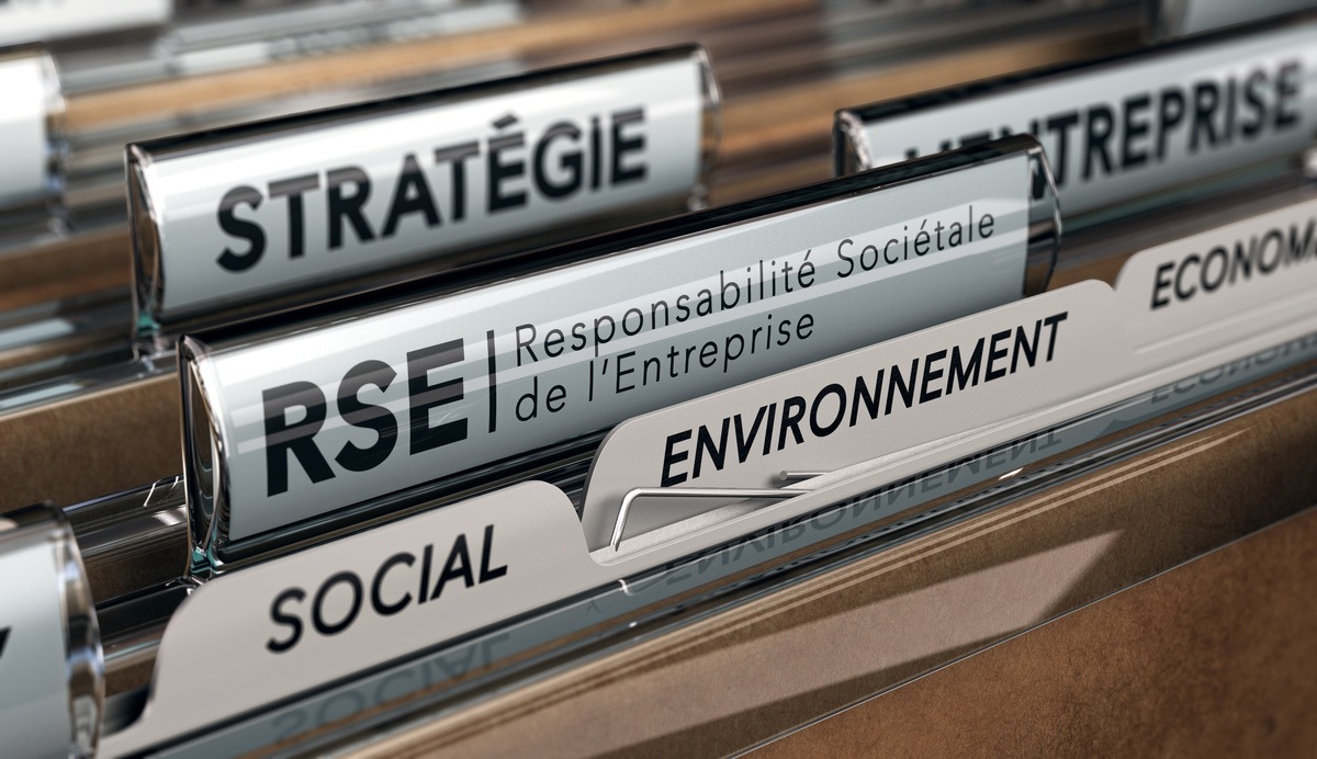 Des étiquettes dans un classeur de rangement de dossier - Illustration Bâtir un avenir plus résilient et durable