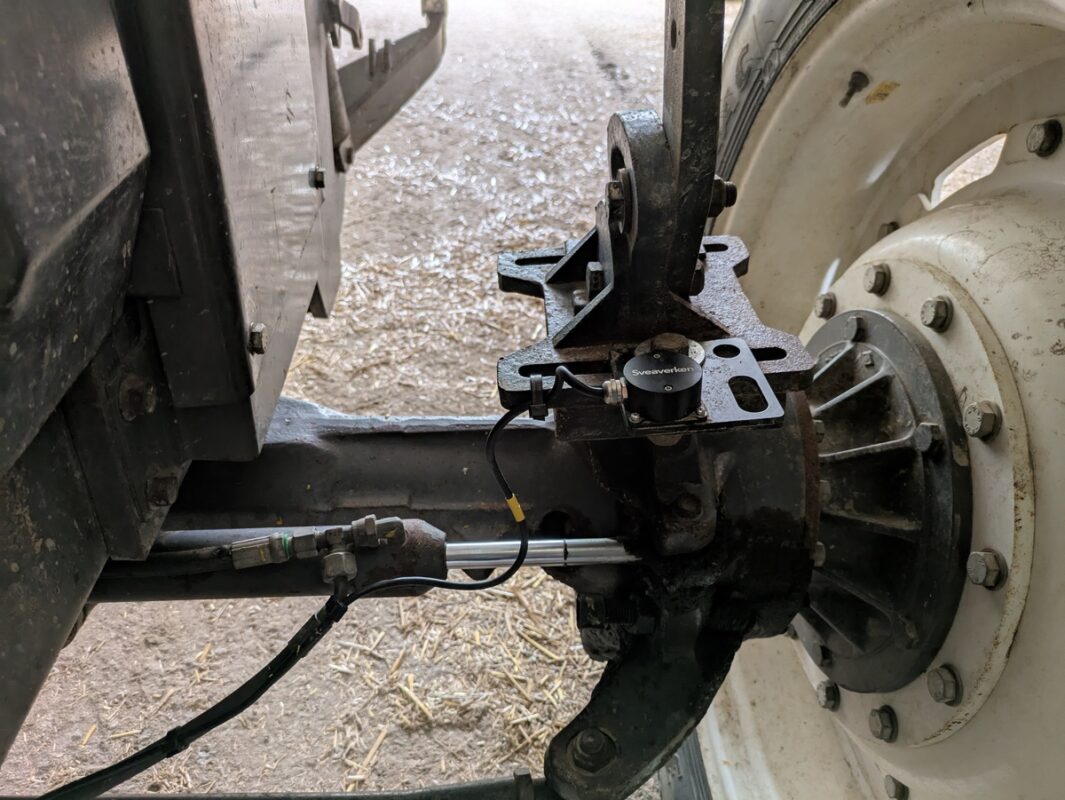L’autoguidage est valorisé à la pulvérisation avec un tracteur Renault 155.54.