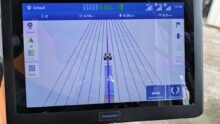 terminal de guidage dans une cabine de tracteur