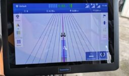 terminal de guidage dans une cabine de tracteur